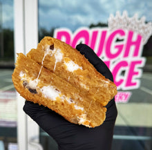 Load image into Gallery viewer, Cinnamon S’mores Glam Cookie