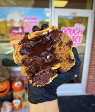 Load image into Gallery viewer, Cookie Butter Chippy Glam Cookie