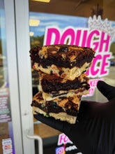 Load image into Gallery viewer, M&M Slutty Brownie