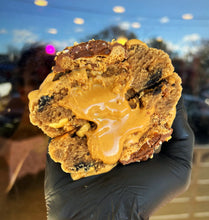 Load image into Gallery viewer, Snickers Supreme Glam Cookie