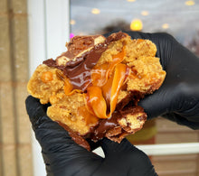 Load image into Gallery viewer, Twixmas Glam Cookie