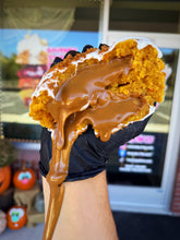 Load image into Gallery viewer, Butterbeer Blast Glam Cookie