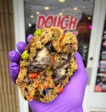 Load image into Gallery viewer, Dee Nice Glam Cookie