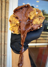 Load image into Gallery viewer, Hot Cocoa Chippy Glam Cookie