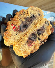 Load image into Gallery viewer, M&M Crumboreo Glam Cookie