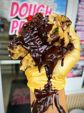 Load image into Gallery viewer, Keeby Glam Cookie