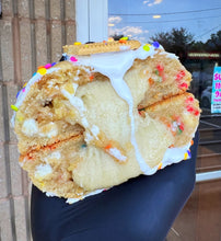 Load image into Gallery viewer, Vienna Funfetti Glam Cookie