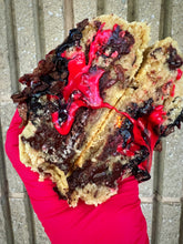 Load image into Gallery viewer, Cocoa Thriller Glam Cookie👻