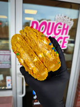 Load image into Gallery viewer, Golden Cakester Glam Cookie