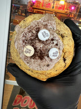 Load image into Gallery viewer, Oreo M&M 2025 Glam Cookie