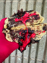 Load image into Gallery viewer, Cocoa Thriller Glam Cookie👻