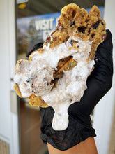 Load image into Gallery viewer, Hot Cocoa n’ Creme Glam Cookie