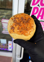 Load image into Gallery viewer, Butterfinger Blast Glam Cookie