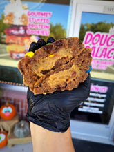 Load image into Gallery viewer, Hogwarts Crack Glam Cookie
