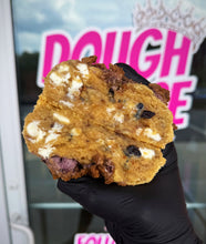 Load image into Gallery viewer, Blueberry Donut Glam Cookie