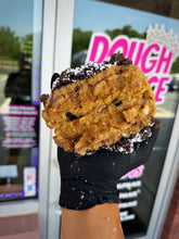 Load image into Gallery viewer, Blueberry Brown Sugar Crumb Cake Glam Cookie