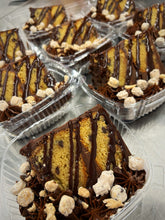 Load image into Gallery viewer, Cake Slices