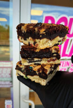Load image into Gallery viewer, M&M Slutty Brownie