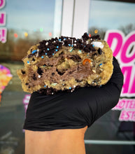 Load image into Gallery viewer, Snowflake Oreo Glam Cookie