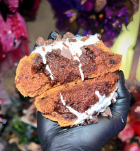 Load image into Gallery viewer, Love Handles Glam Cookie