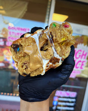 Load image into Gallery viewer, McWizard Glam Cookie