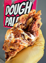 Load image into Gallery viewer, McWizzard Glam Cookieđź‘»