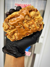 Load image into Gallery viewer, Cinna Graham Biscoff Crunch Glam Cookie