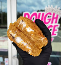 Load image into Gallery viewer, Cinnamon S’mores Glam Cookie