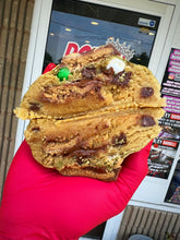 Load image into Gallery viewer, Gold Royale Glam Cookie🎅🏼🌴