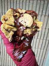 Load image into Gallery viewer, Chippy Glam Cookie