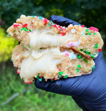 Load image into Gallery viewer, Sugar Cookie Kiss 2.0 Glam Cookie