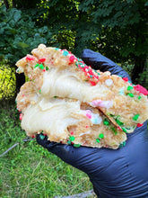 Load image into Gallery viewer, Sugar Cookie Kiss 2.0 Glam Cookie