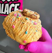 Load image into Gallery viewer, Spring Pretzel Glam Cookie🐰