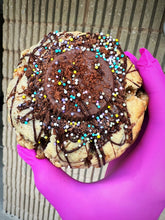 Load image into Gallery viewer, Cup Cup Glam Cookie🐰