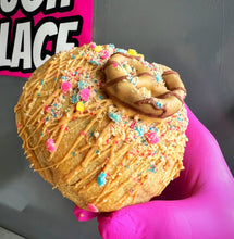 Load image into Gallery viewer, Spring Pretzel Glam Cookie🐰