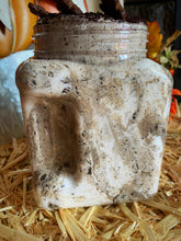 Load image into Gallery viewer, Cookies n’ Cream Dunk-A-Roo Pro-Dough 38oz