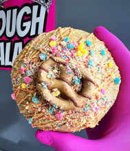 Load image into Gallery viewer, Spring Pretzel Glam Cookie🐰