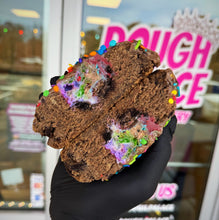 Load image into Gallery viewer, Oreo Picasso Glam Cookie
