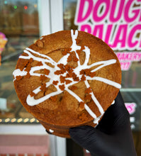 Load image into Gallery viewer, Gingerbread Blondie
