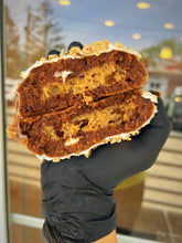 Load image into Gallery viewer, Chocolate Milk n’ Cookies Glam Cookie
