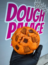 Load image into Gallery viewer, Pumpkin Biscoff Crack Glam Cookie
