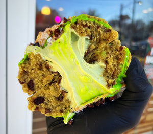 Grinch’s Cannoli Brownie Glam Cookie