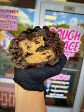 Load image into Gallery viewer, Choco Chip Oreo Fusion Glam Cookke
