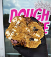 Load image into Gallery viewer, Blueberry Donut Glam Cookie
