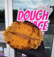 Load image into Gallery viewer, Oatmeal Salted Caramel Glam Cookie

