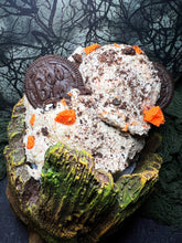Load image into Gallery viewer, Cookies n’ Scream Pro-Dough (Vegan Friendly)
