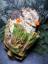 Load image into Gallery viewer, Cookies n’ Scream Pro-Dough (Vegan Friendly)
