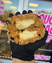 Load image into Gallery viewer, Peanut Butter Peppermint Glam Cookie
