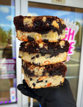 Load image into Gallery viewer, Reese Slutty Brownie
