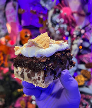 Load image into Gallery viewer, 4 Layer Cannoli Brownie
